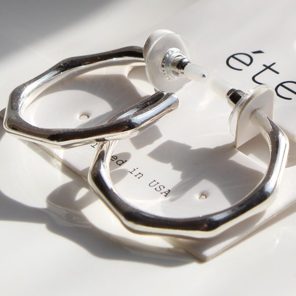 Jewelry - 💕💋Love me Collection// Silver Earring